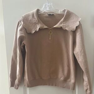 Scalloped collar pullover